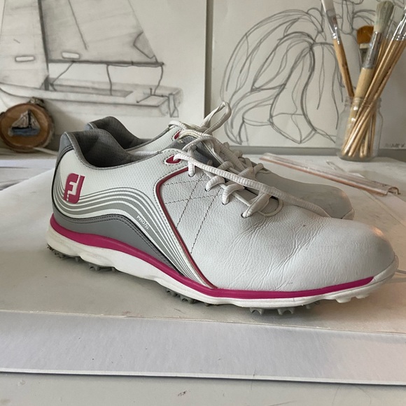 Women’s Footjoy Golf Shoes - Picture 1 of 3